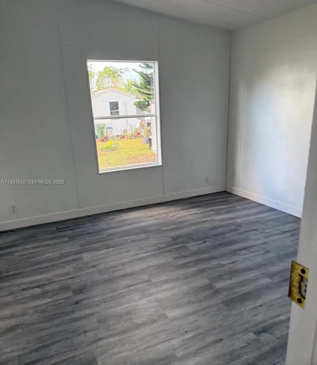 100 NE 6 avenue LOT 504, Homestead FL 33030 photo 5