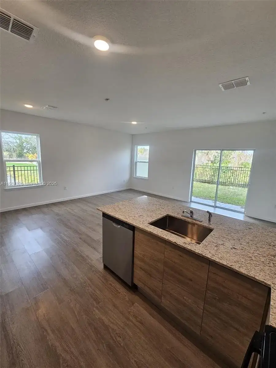 1201 Southstation PL # 101, Orlando FL 32809 photo 4