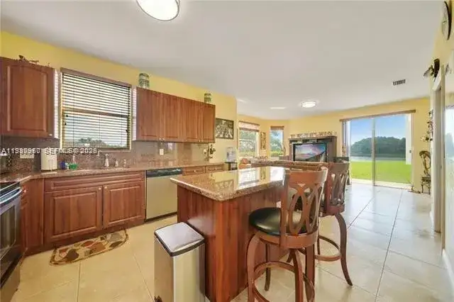 5271 SW 141st Ter, Miramar FL 33027 photo 4