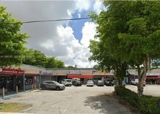 4685 NW 7th St, Miami FL 33126 photo 3