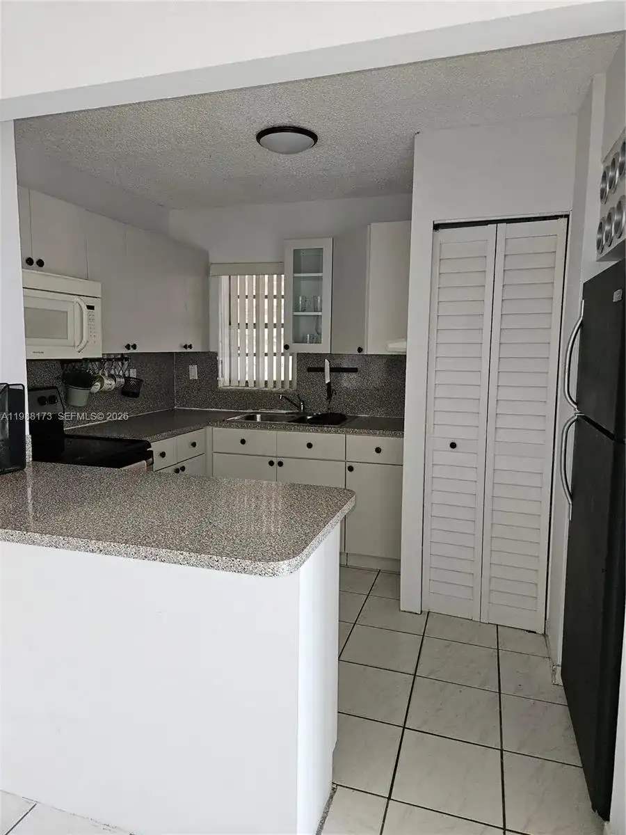 840 NW 87th Ave # 406, Miami FL 33172 photo 2