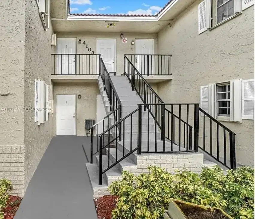 4103 Riverside Dr, Coral Springs FL 33065 photo 2