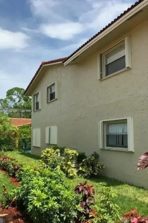4103 Riverside Dr, Coral Springs FL 33065 photo 3