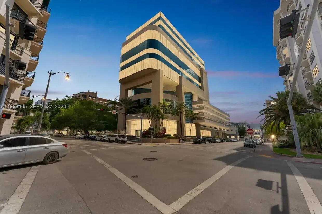 75 Valencia Ave # 302, Coral Gables FL 33134 photo 2