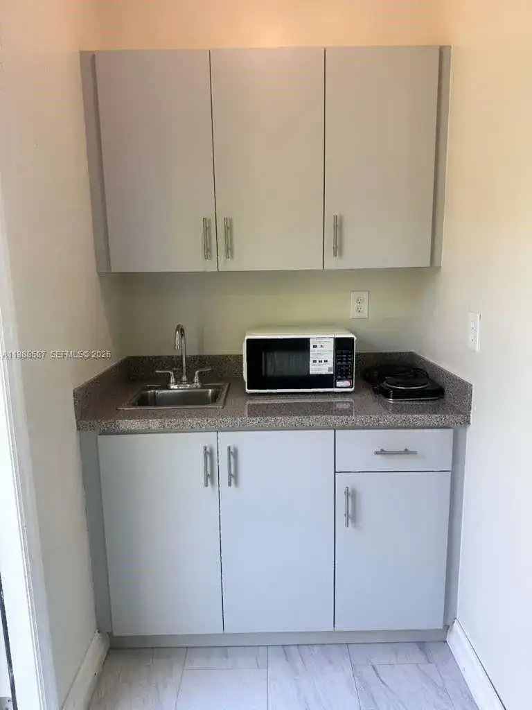14321 NE 4th Ave # A, Miami FL 33161 photo 5