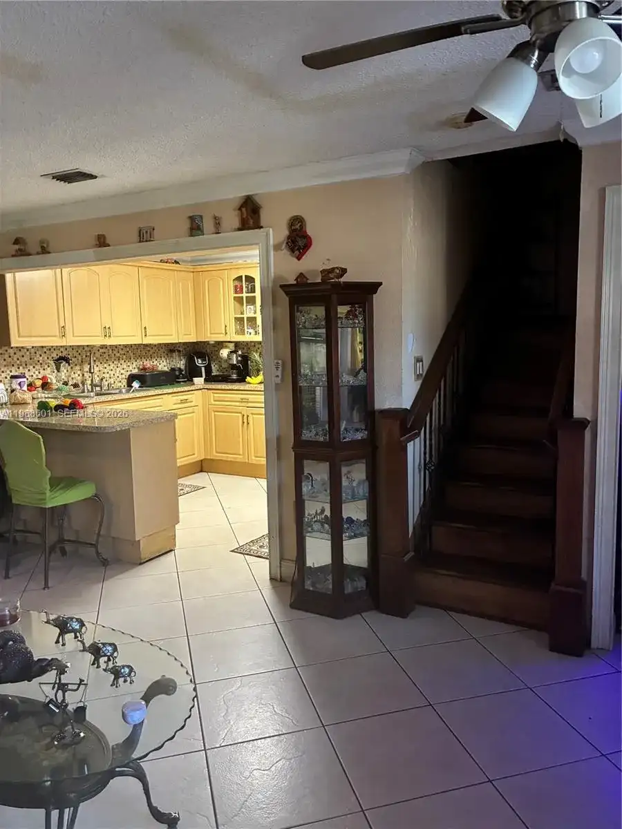 2530 W 60th Pl # 17, Hialeah FL 33016 photo 5