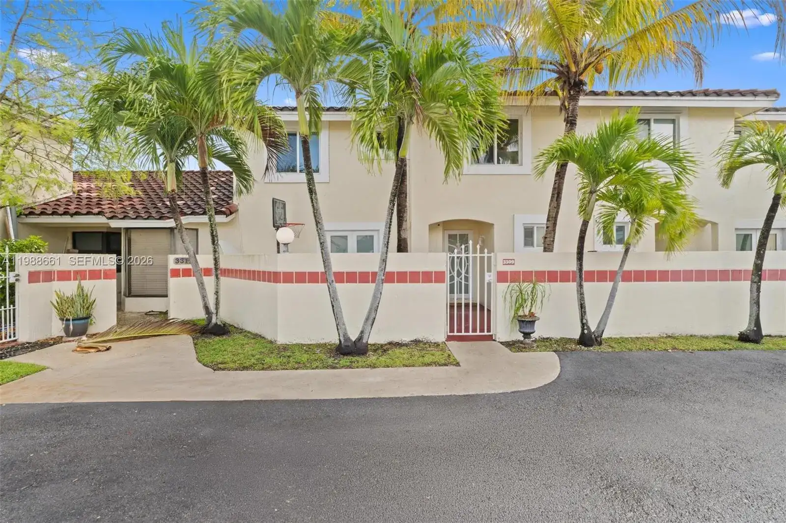 3309 San Remo Cir, Homestead FL 33035 photo 2
