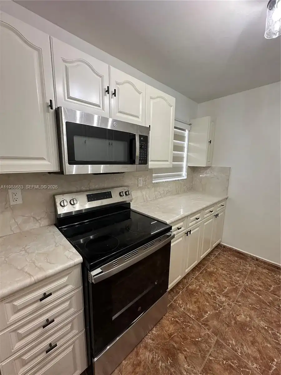 6091 W 22nd Ct # 408, Hialeah FL 33016 photo 3