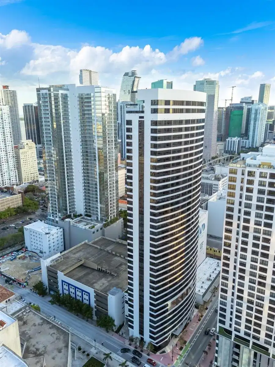 225 N Miami Ave # 1709, Miami FL 33131 photo 2