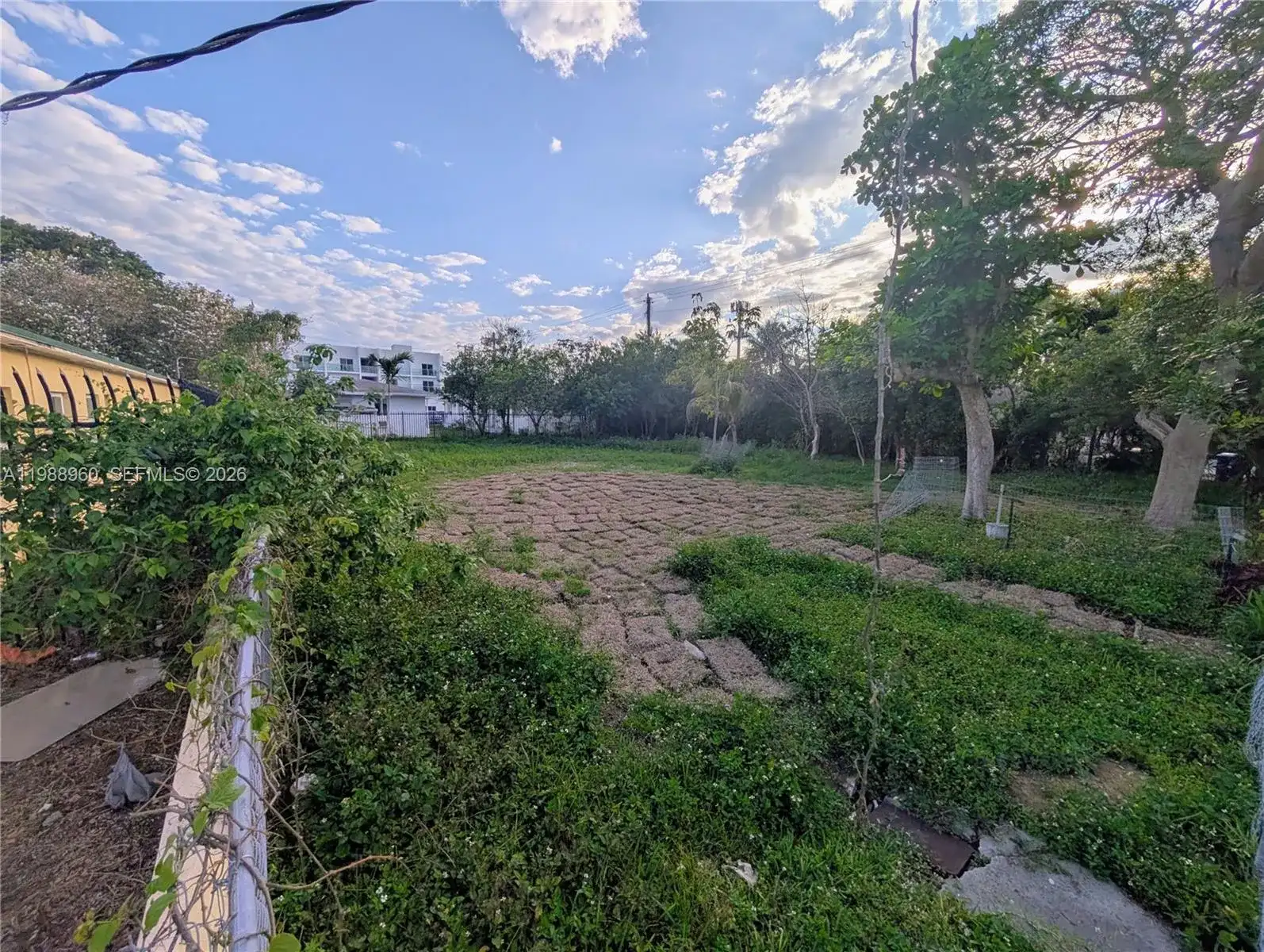 660 NE 86th St, Miami FL 33138 photo 4