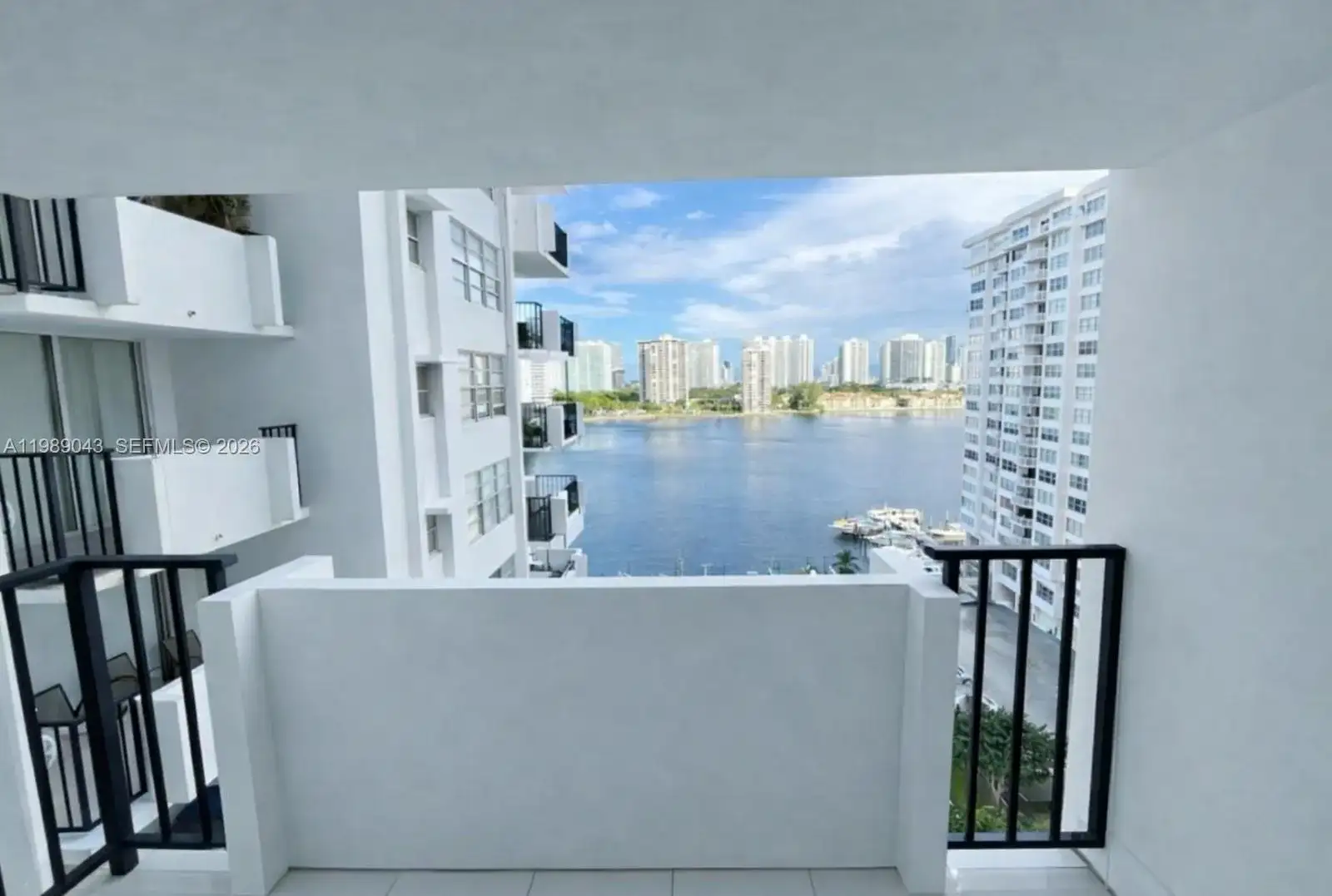 2750 NE 183rd St # 1201, Aventura FL 33160 photo 2