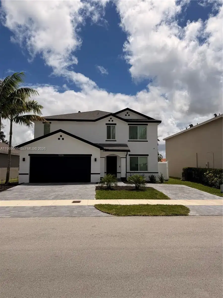1236 NW 208th St, Miami Gardens FL 33169 photo 2