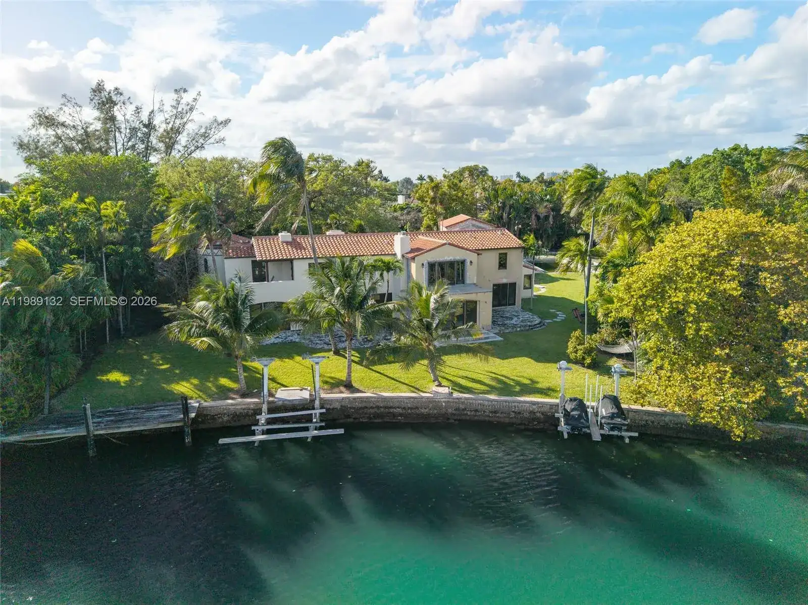5005 Lakeview Dr, Miami Beach FL 33140 photo 3