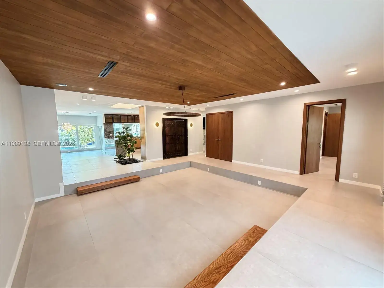 3200 NE 165th St, North Miami Beach FL 33160 photo 4