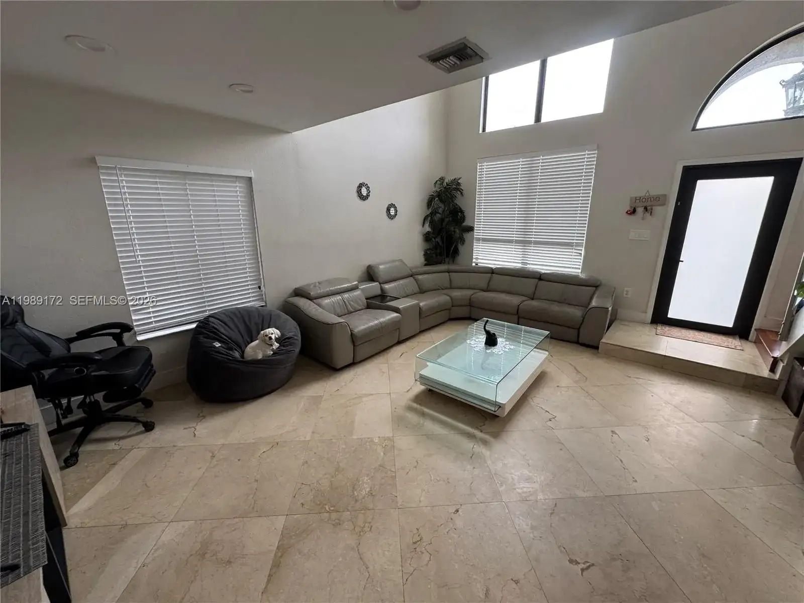 7632 NW 166th Ter, Hialeah FL 33015 photo 2