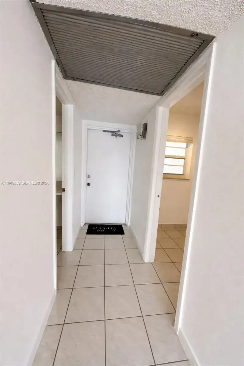 9330 Lagoon Pl # 201, Davie FL 33324 photo 4