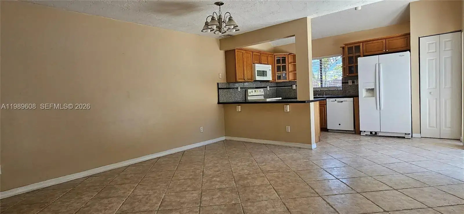 610 Commodore Dr, Plantation FL 33325 photo 3