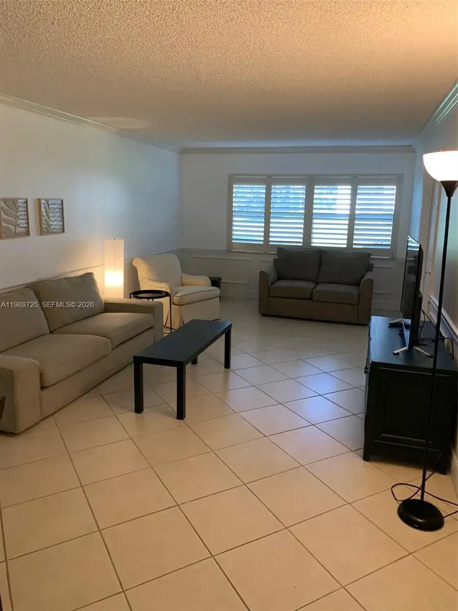 4801 Martinique Pl # H1, Coconut Creek FL 33066 photo 2