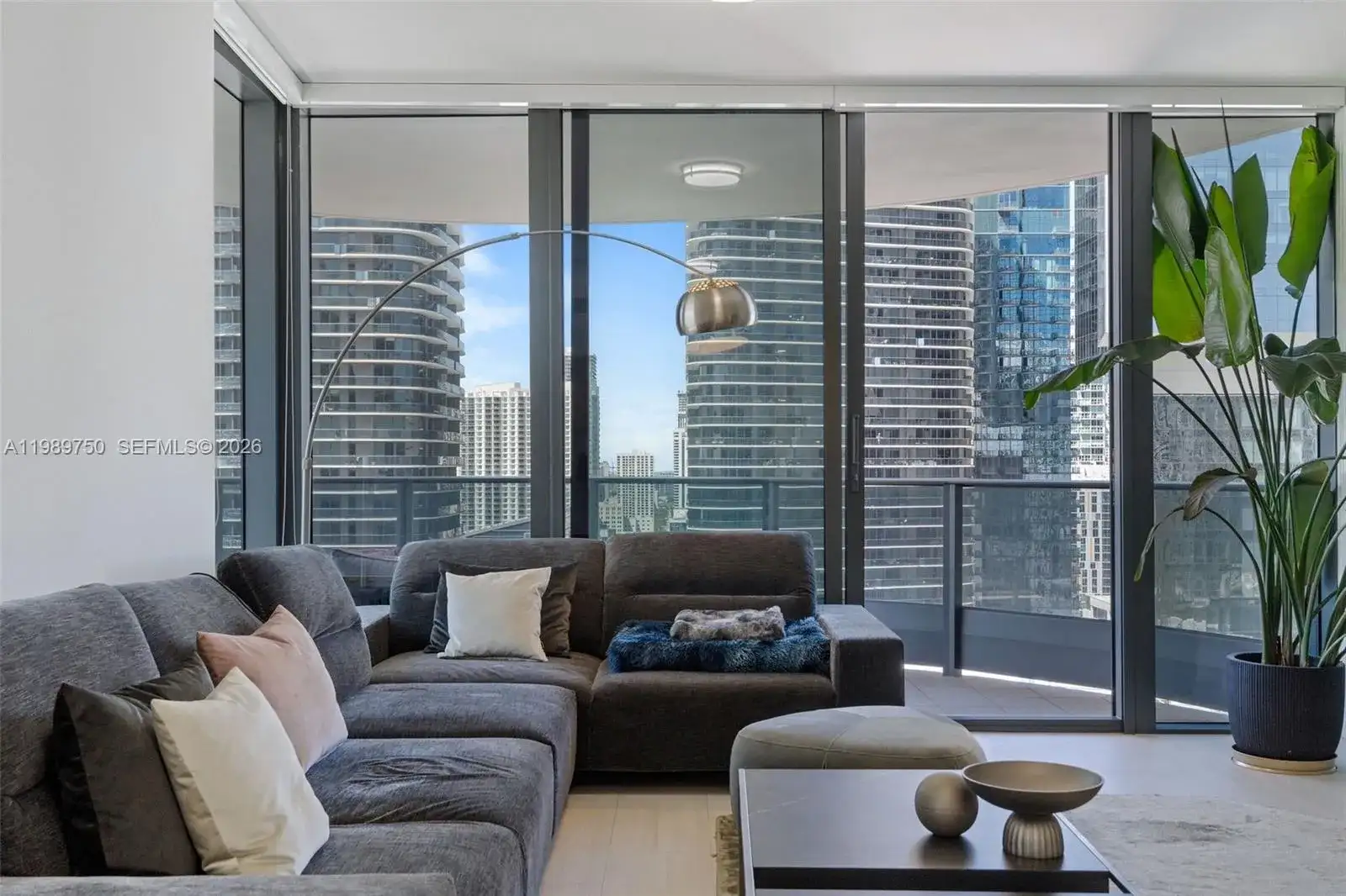1000 Brickell Plz # 2812, Miami FL 33131 photo 2