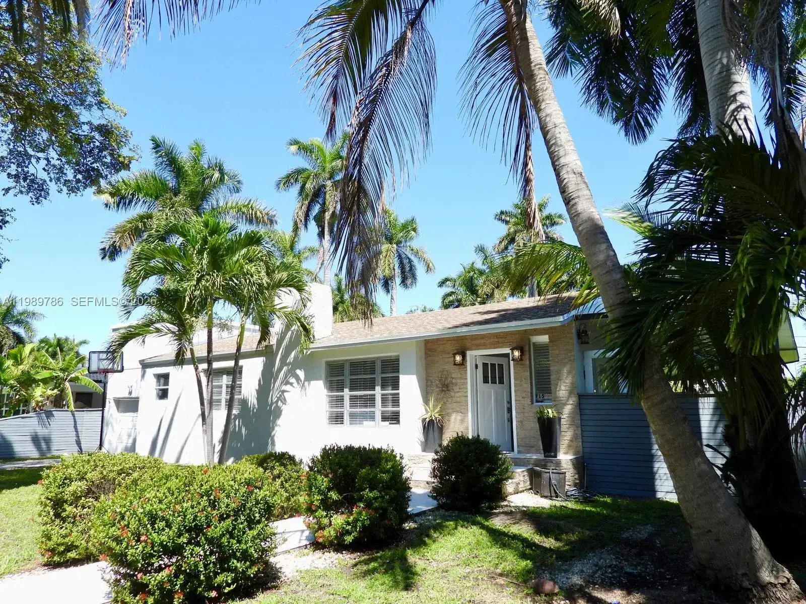 715 Hollywood Blvd, Hollywood FL 33019 photo 2