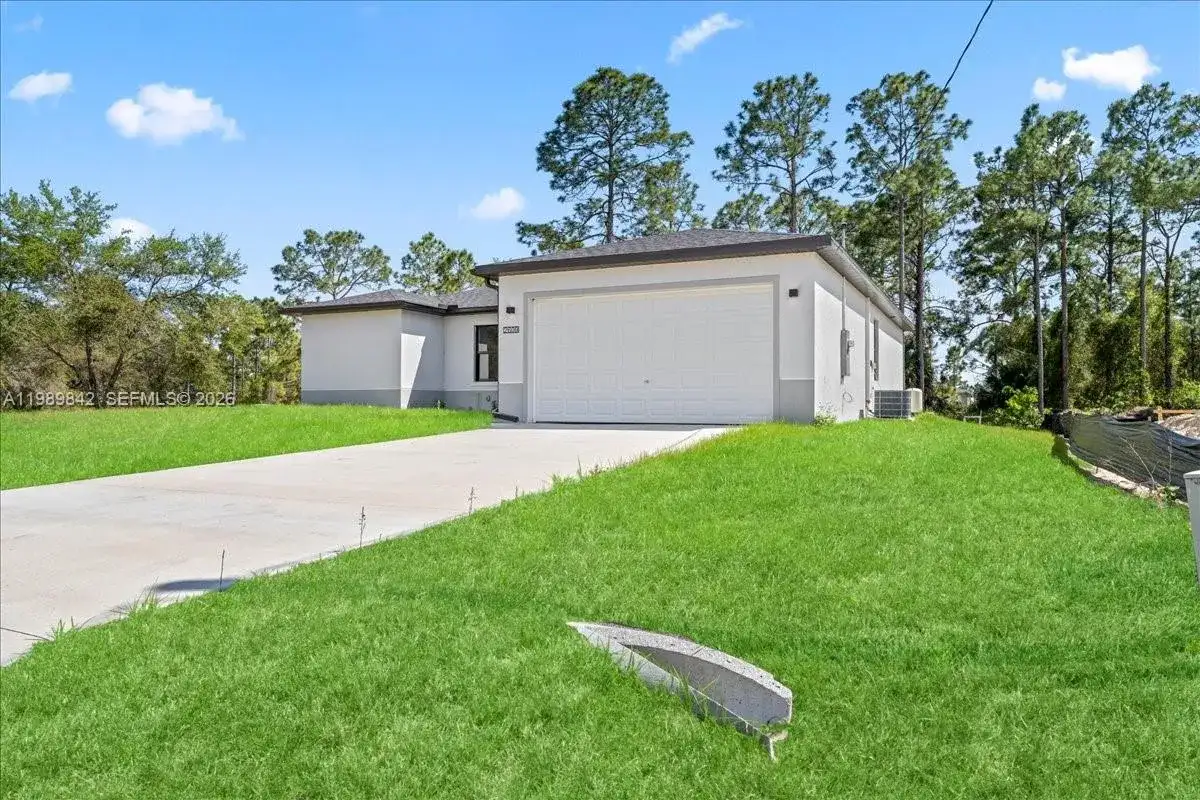 2914 67th st W, Lehigh Acres FL 33971 photo 5