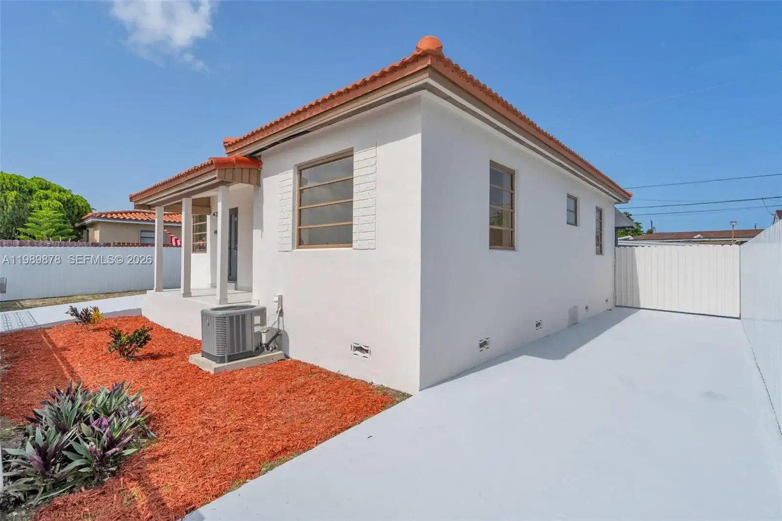 4485 E 8th Ave, Hialeah FL 33013 photo 3