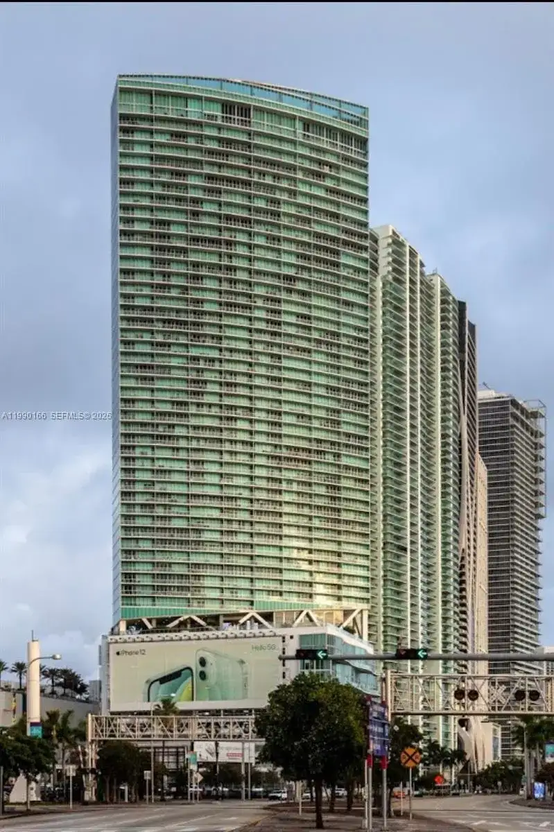 888 Biscayne Blvd # 1810, Miami FL 33132 photo 3