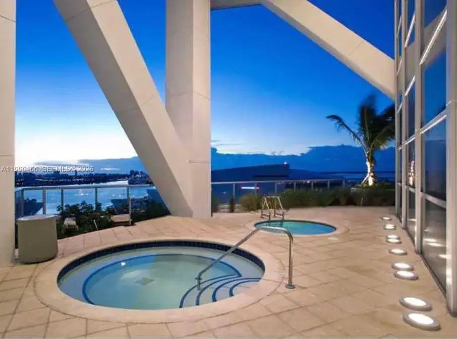 888 Biscayne Blvd # 1810, Miami FL 33132 photo 4