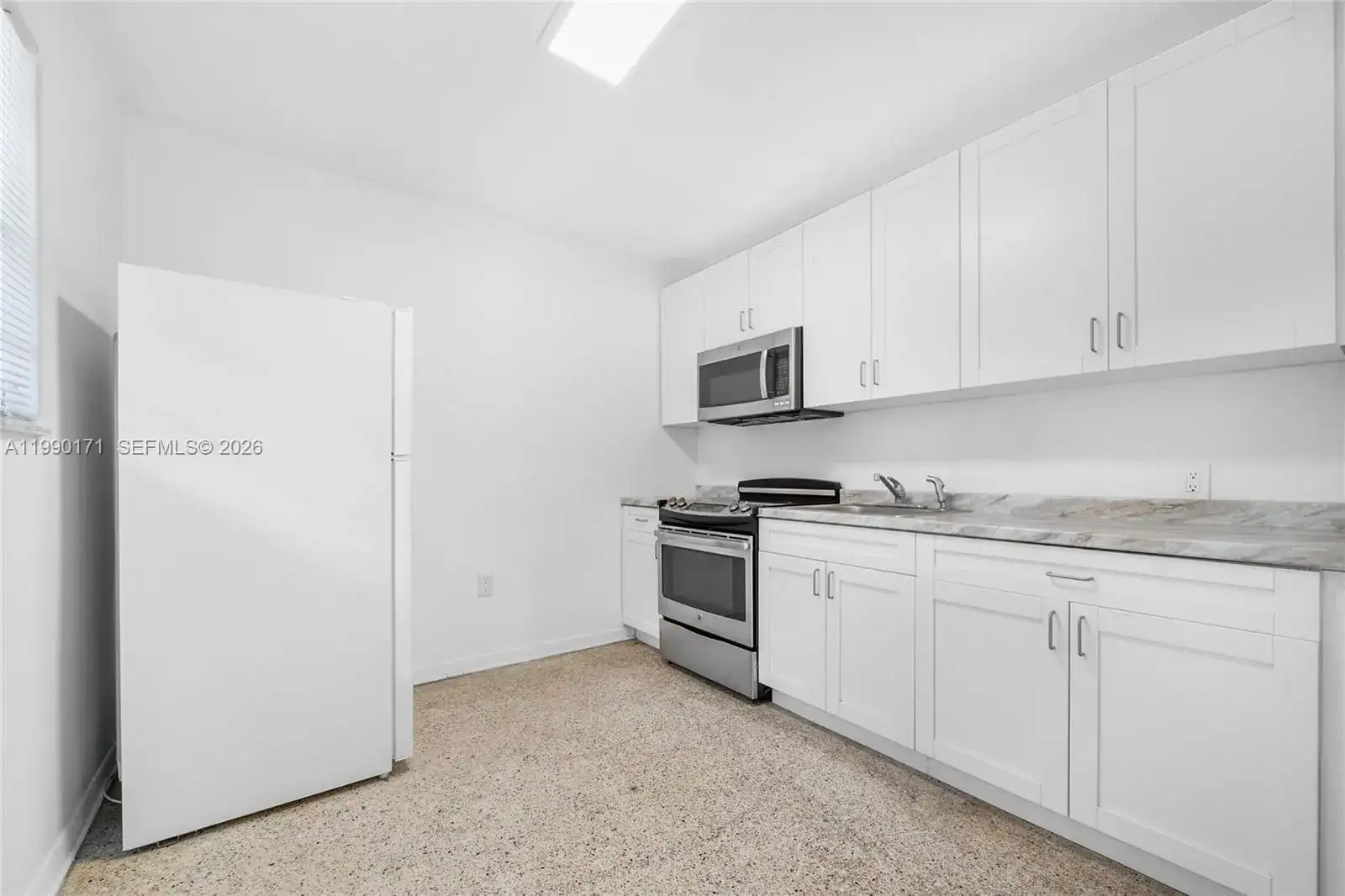 2661 SW 11th St # 8, Miami FL 33135 photo 2