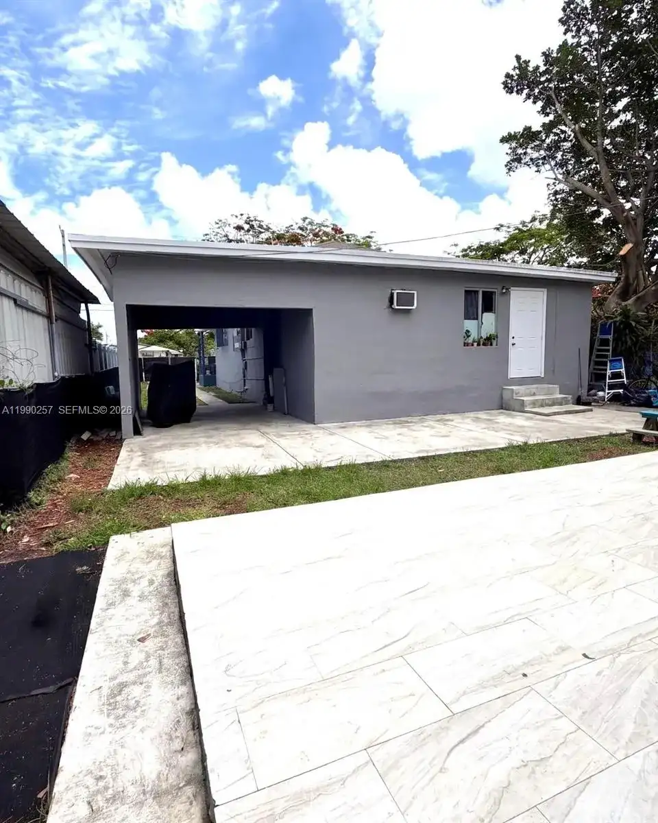 3018 NW 23rd Ave, Miami FL 33142 photo 2