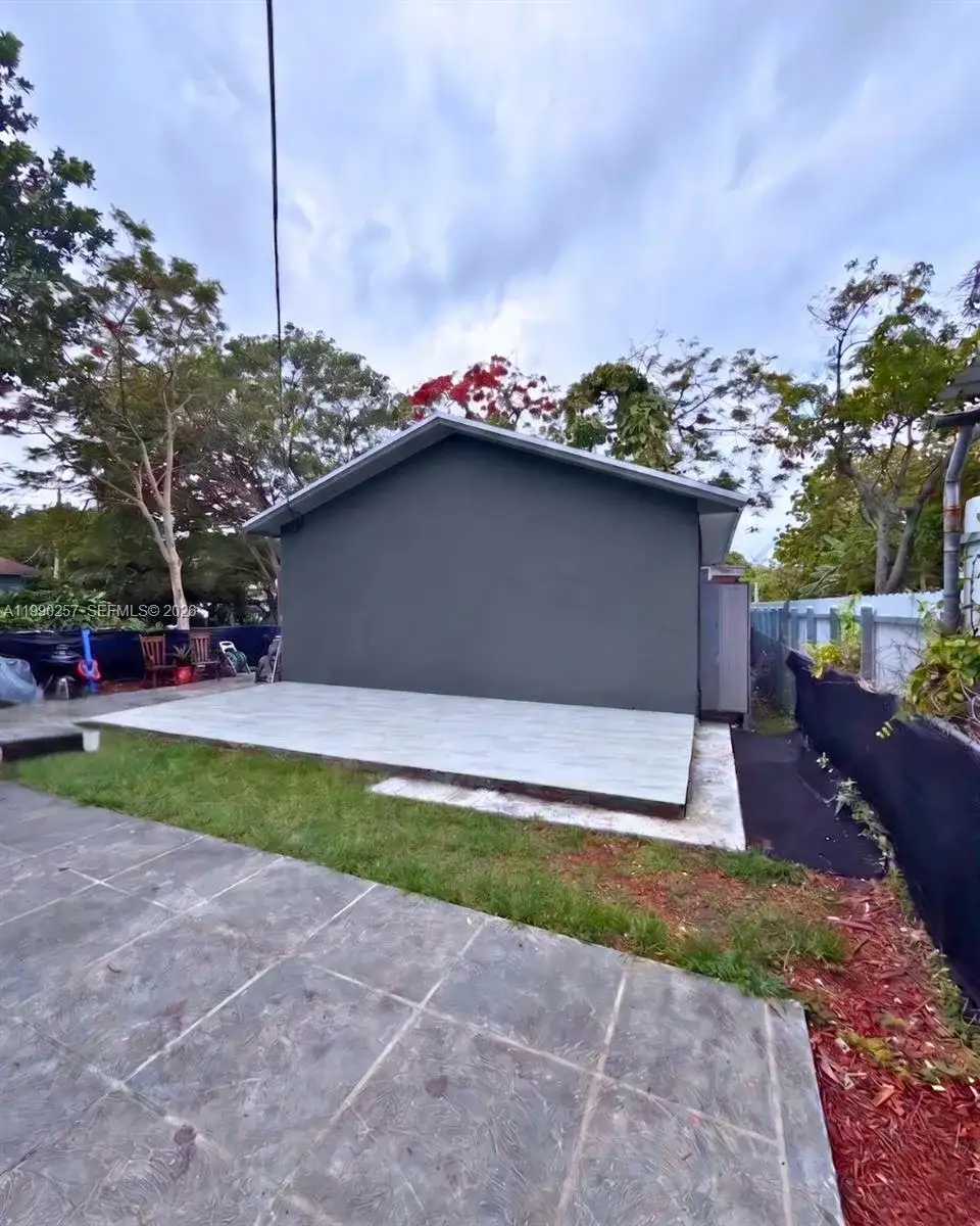 3018 NW 23rd Ave, Miami FL 33142 photo 4