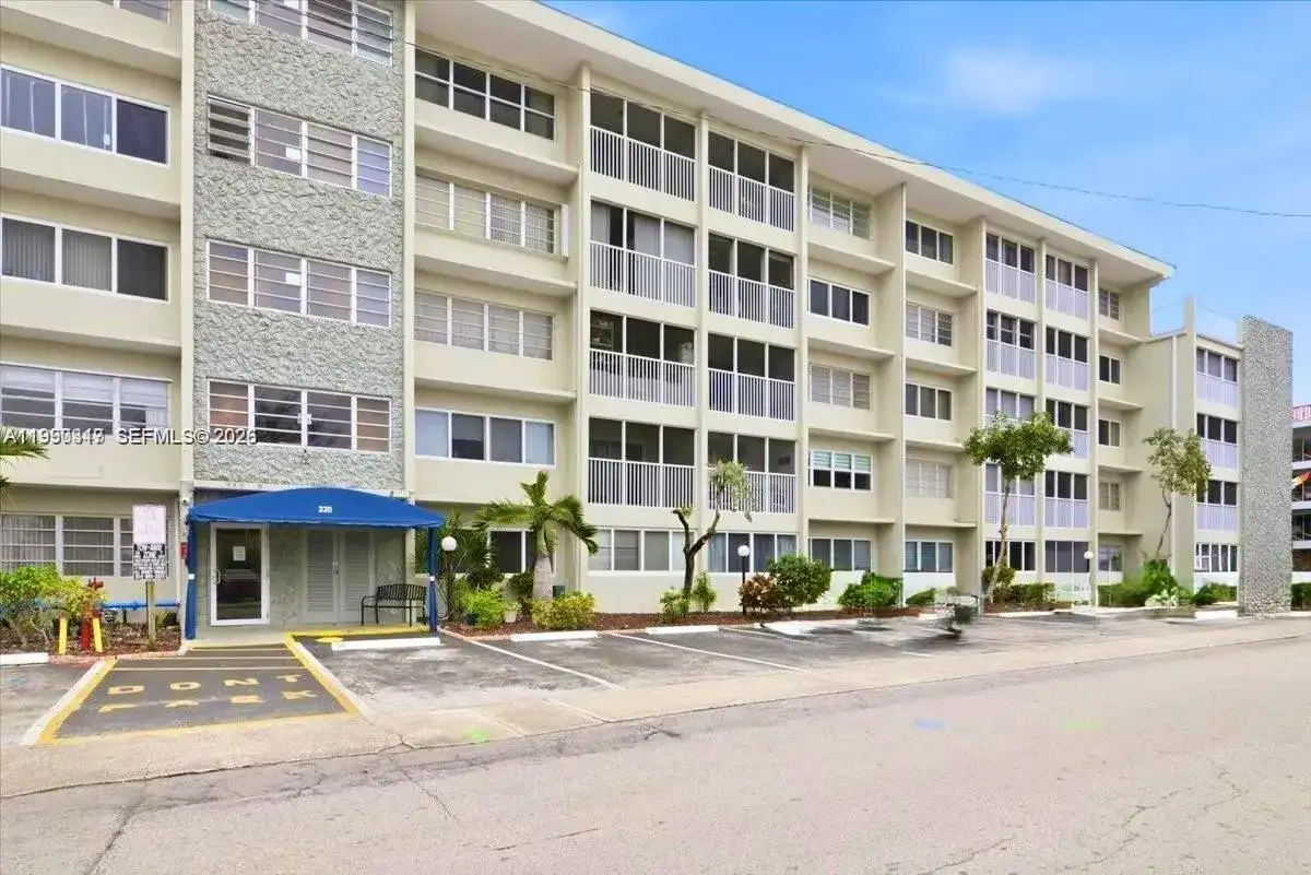 330 SE 2nd St # 101G, Hallandale Beach FL 33009 photo 4
