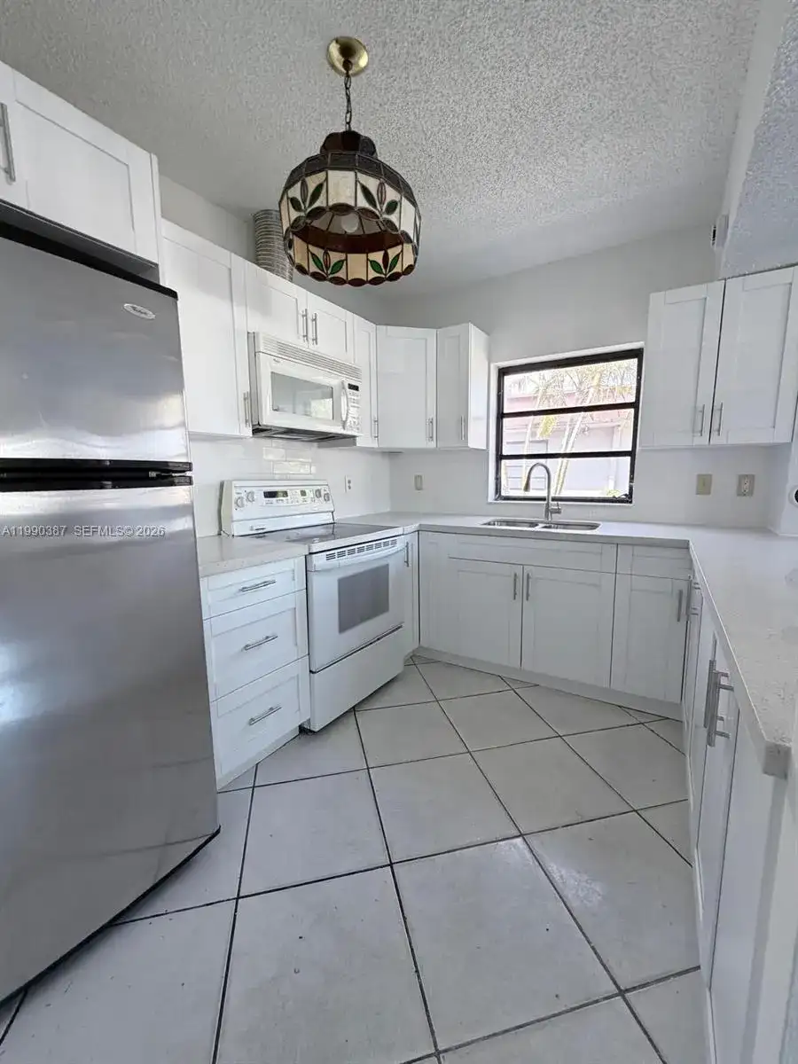 450 NW 43rd Pl, Miami FL 33126 photo 3