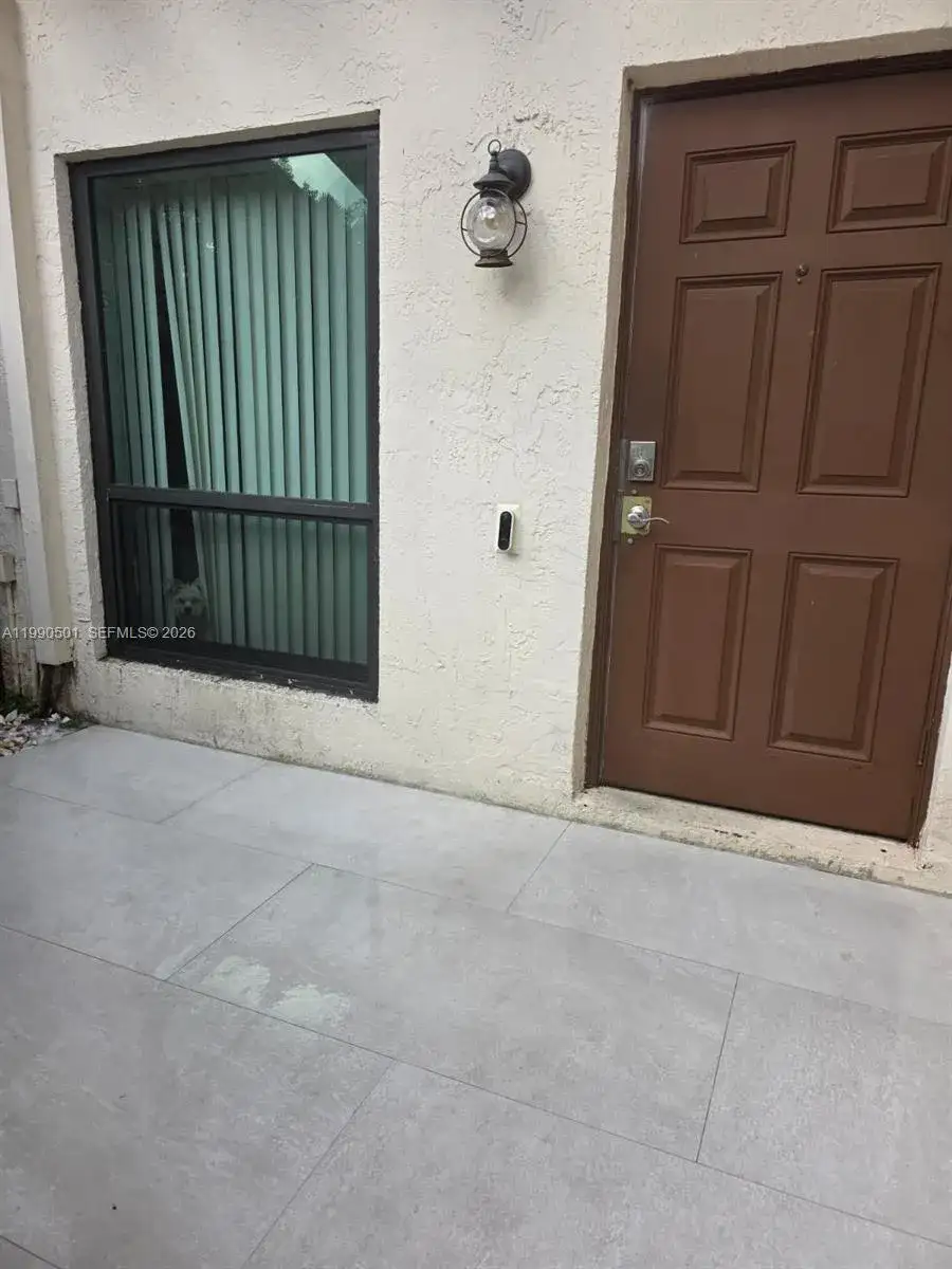 893 SW 120th Way, Davie FL 33325 photo 2
