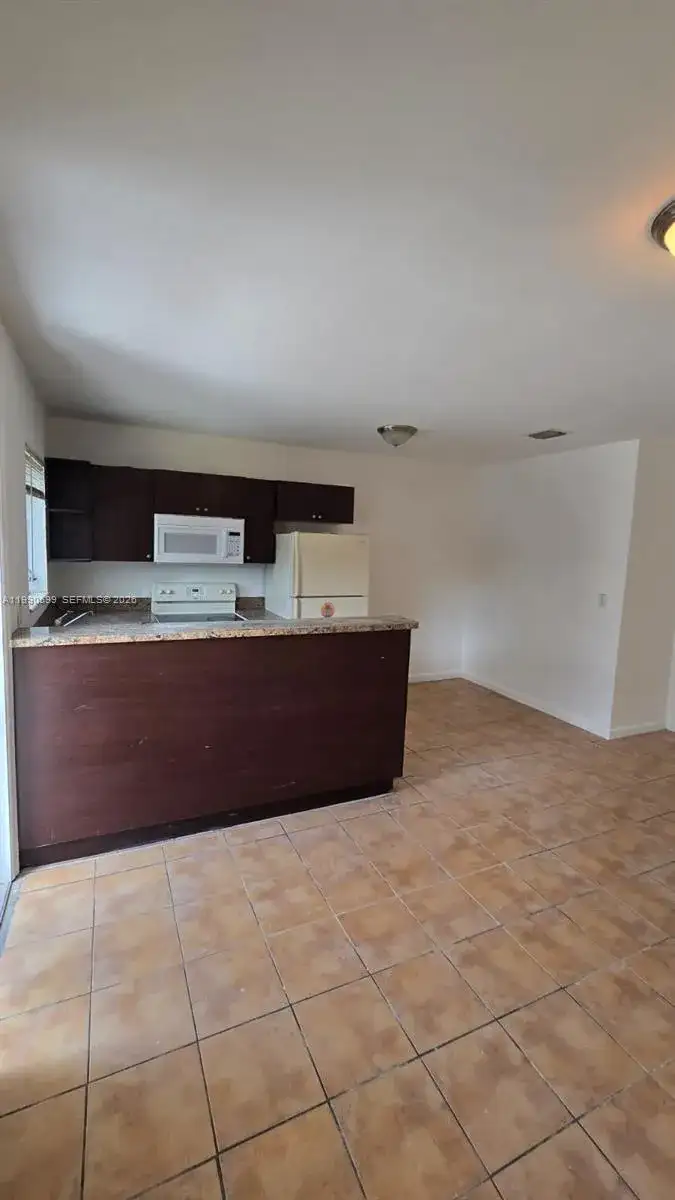 16131 NE 19th Pl # 3, North Miami Beach FL 33162 photo 2