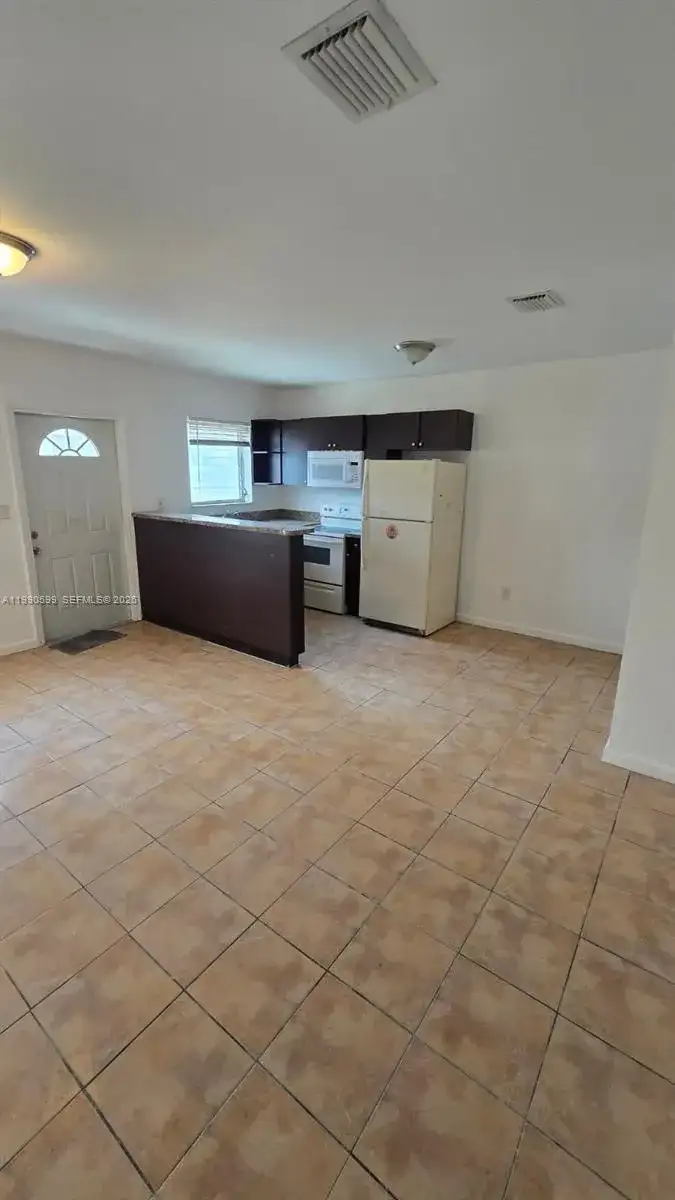 16131 NE 19th Pl # 3, North Miami Beach FL 33162 photo 4