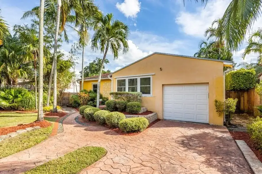 1612 Funston St, Hollywood FL 33020 photo 3