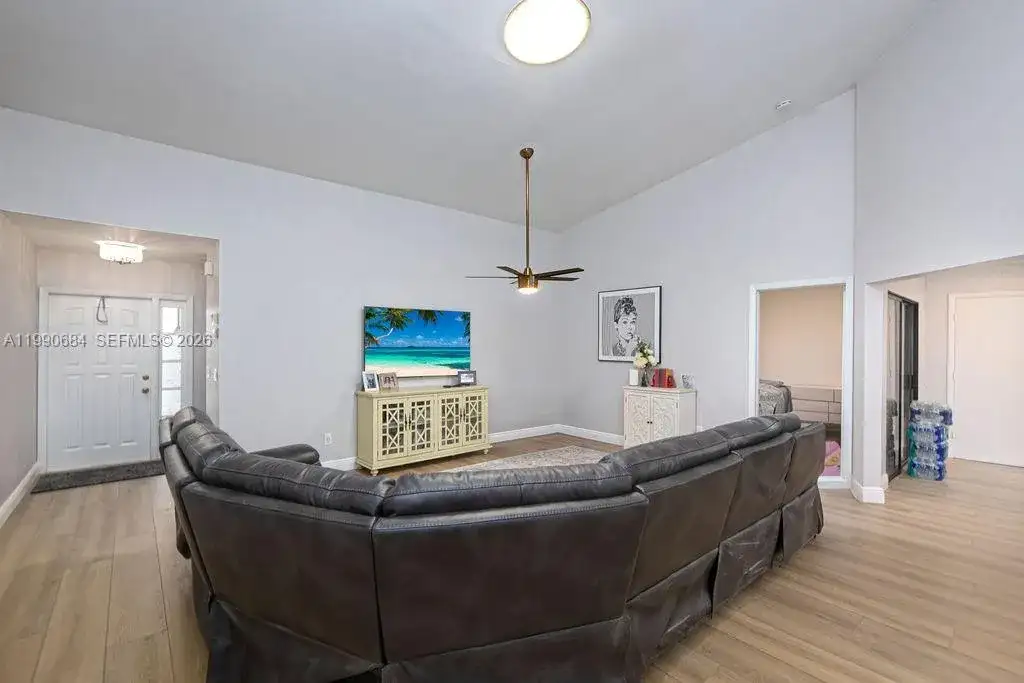 2360 NW 12th St, Delray Beach FL 33445 photo 5