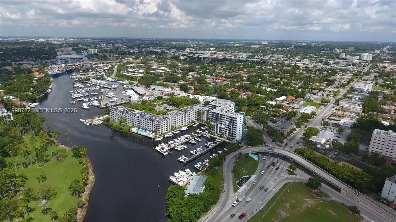 1700 NW North River Dr, Miami FL 33125 photo 4