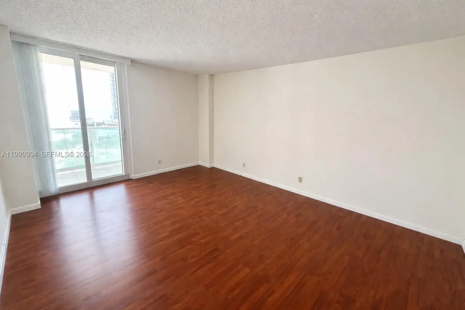100 Bayview Dr # 911, Sunny Isles Beach FL 33160 photo 3