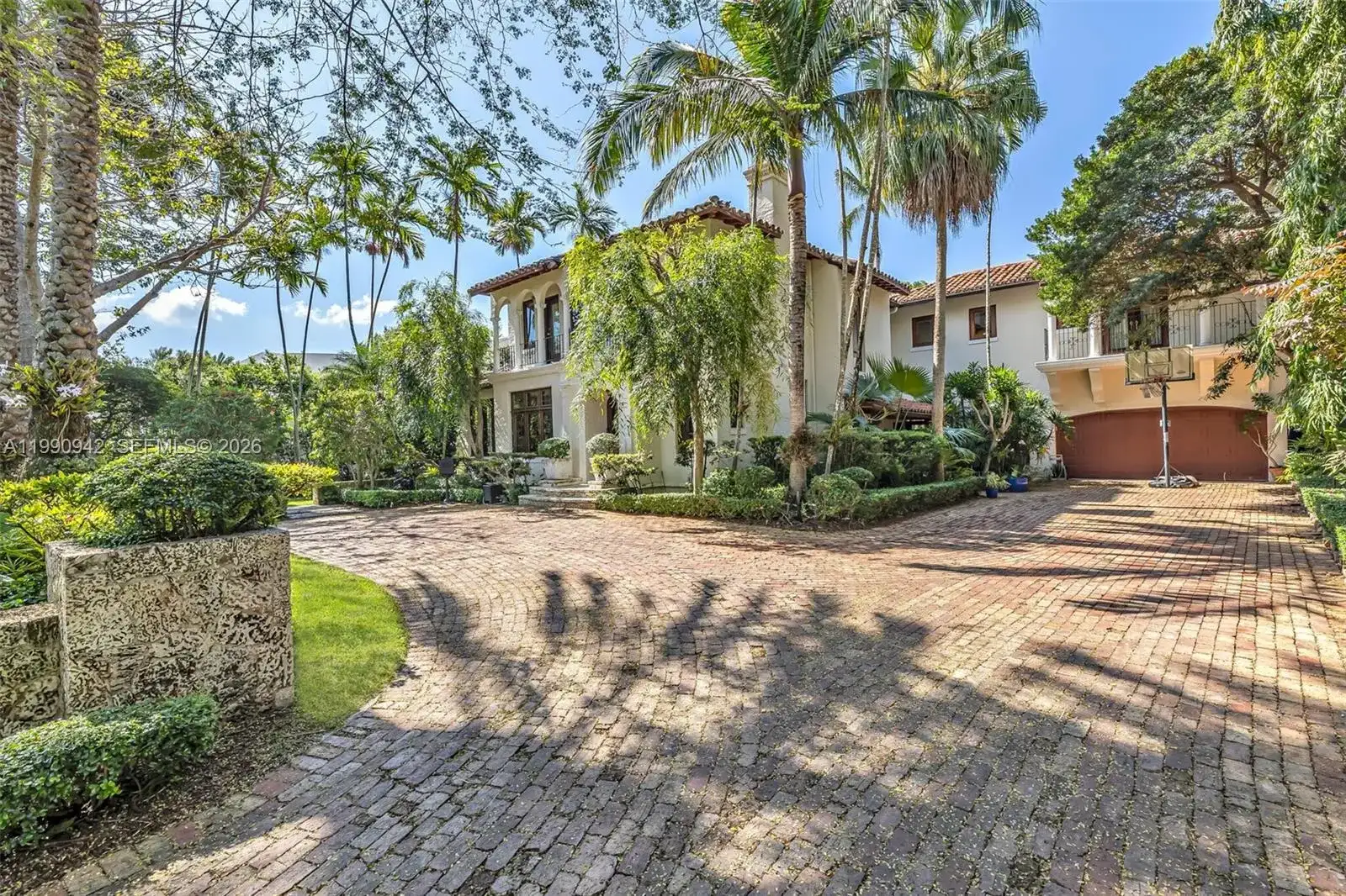 3462 N Moorings Way, Miami FL 33133 photo 3