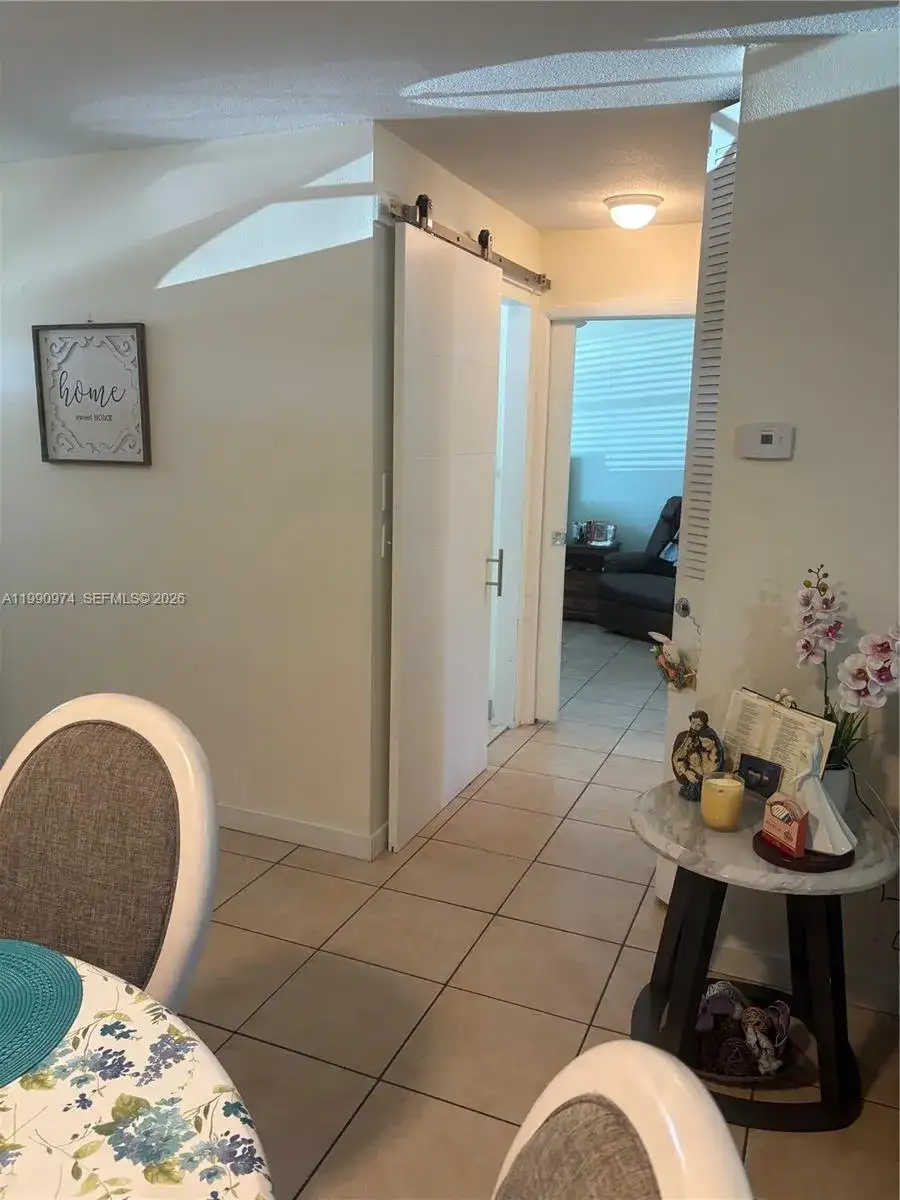 2769 W Ashley Dr W # D, West Palm Beach FL 33415 photo 2