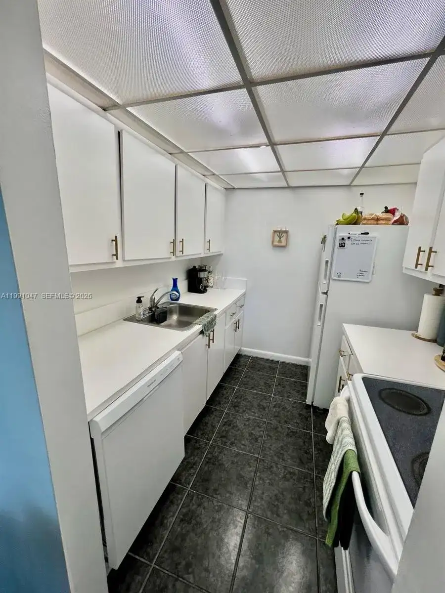 2350 NE 135th St # 208, North Miami FL 33181 photo 4