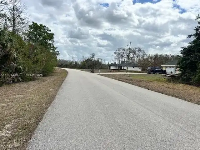 459 GREENBRIAR BLVD, Lehigh Acres FL 33972 photo 3