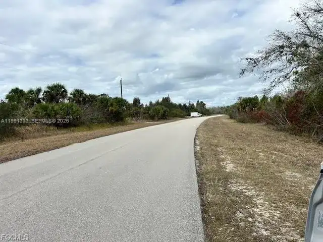 459 GREENBRIAR BLVD, Lehigh Acres FL 33972 photo 4
