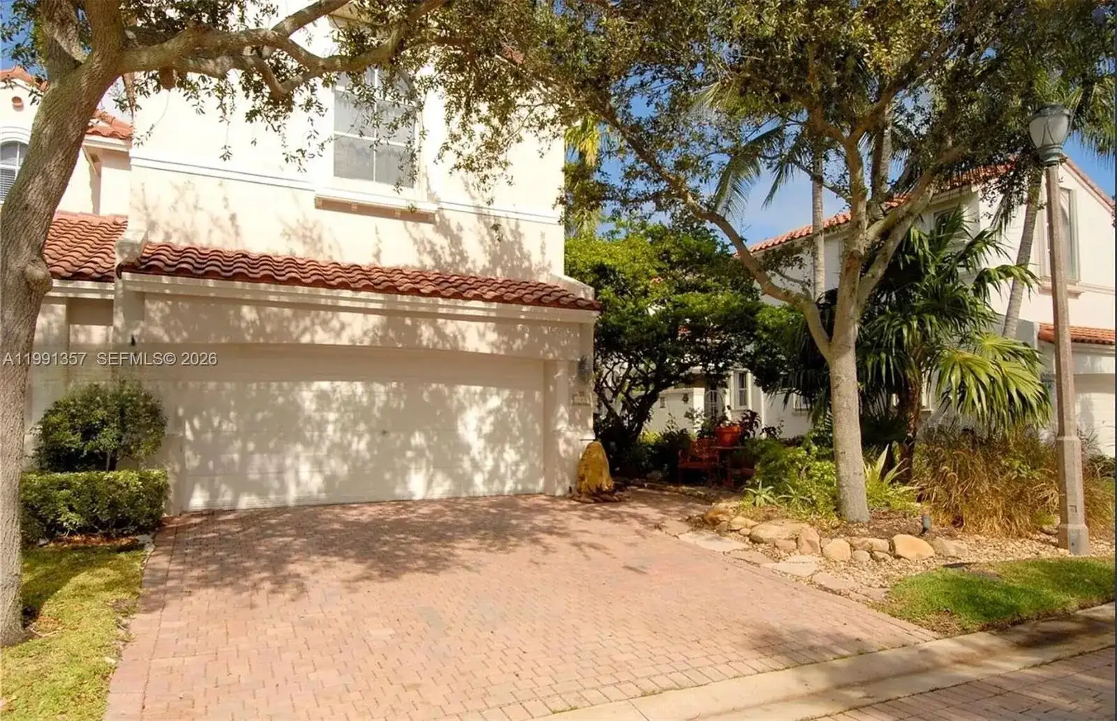 949 N Harbor Vw N, Hollywood FL 33019 photo 2