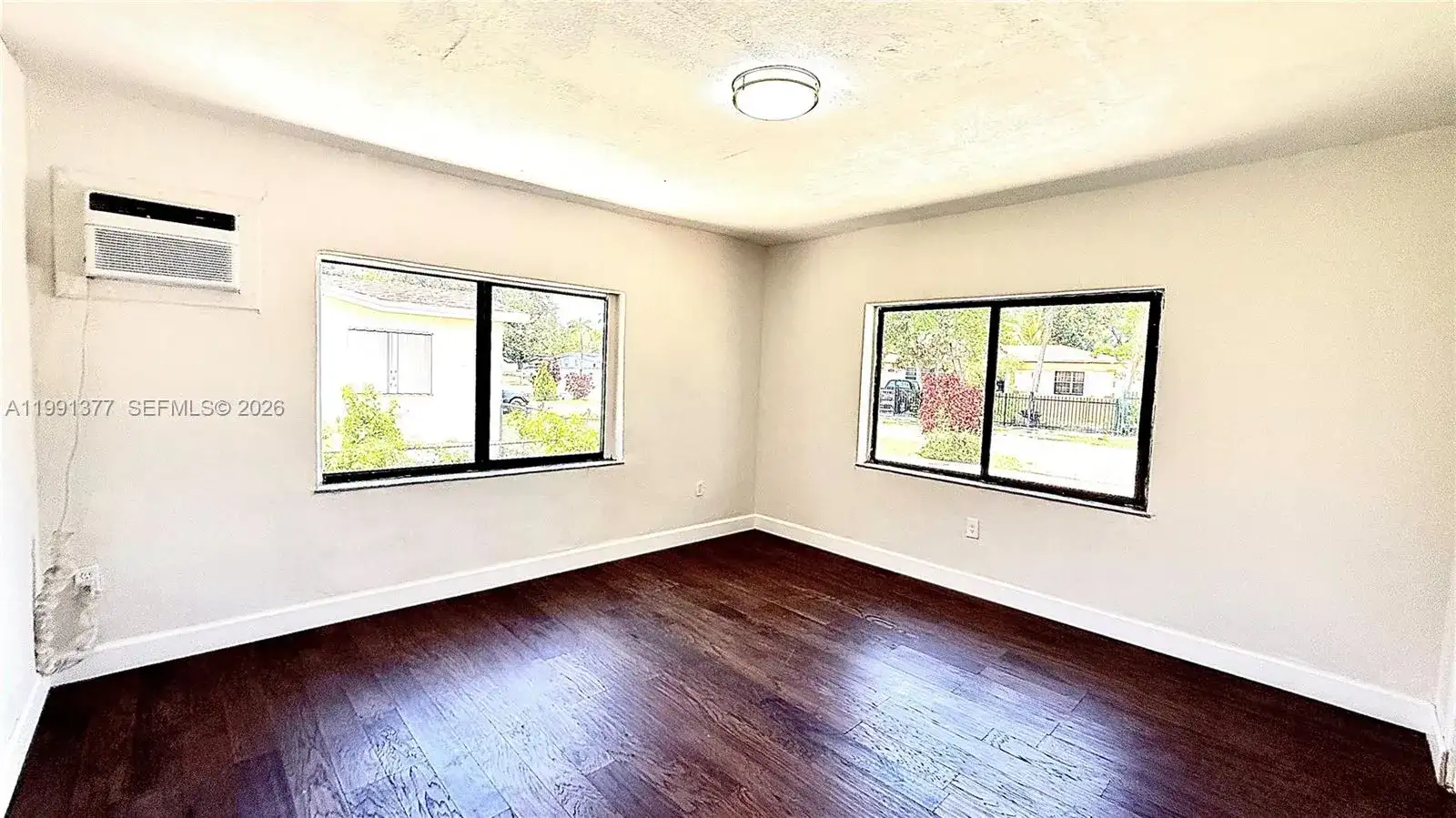 1352 NW 112th Ter, Miami FL 33167 photo 5