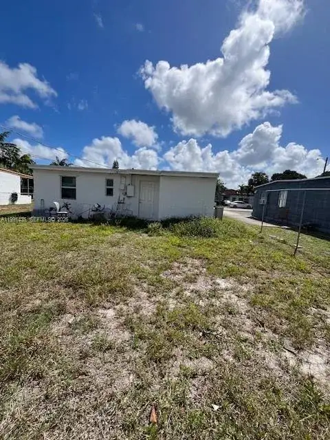 2305 NW 13 CT, Fort Lauderdale FL 33311 photo 2