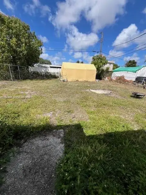 2305 NW 13 CT, Fort Lauderdale FL 33311 photo 3