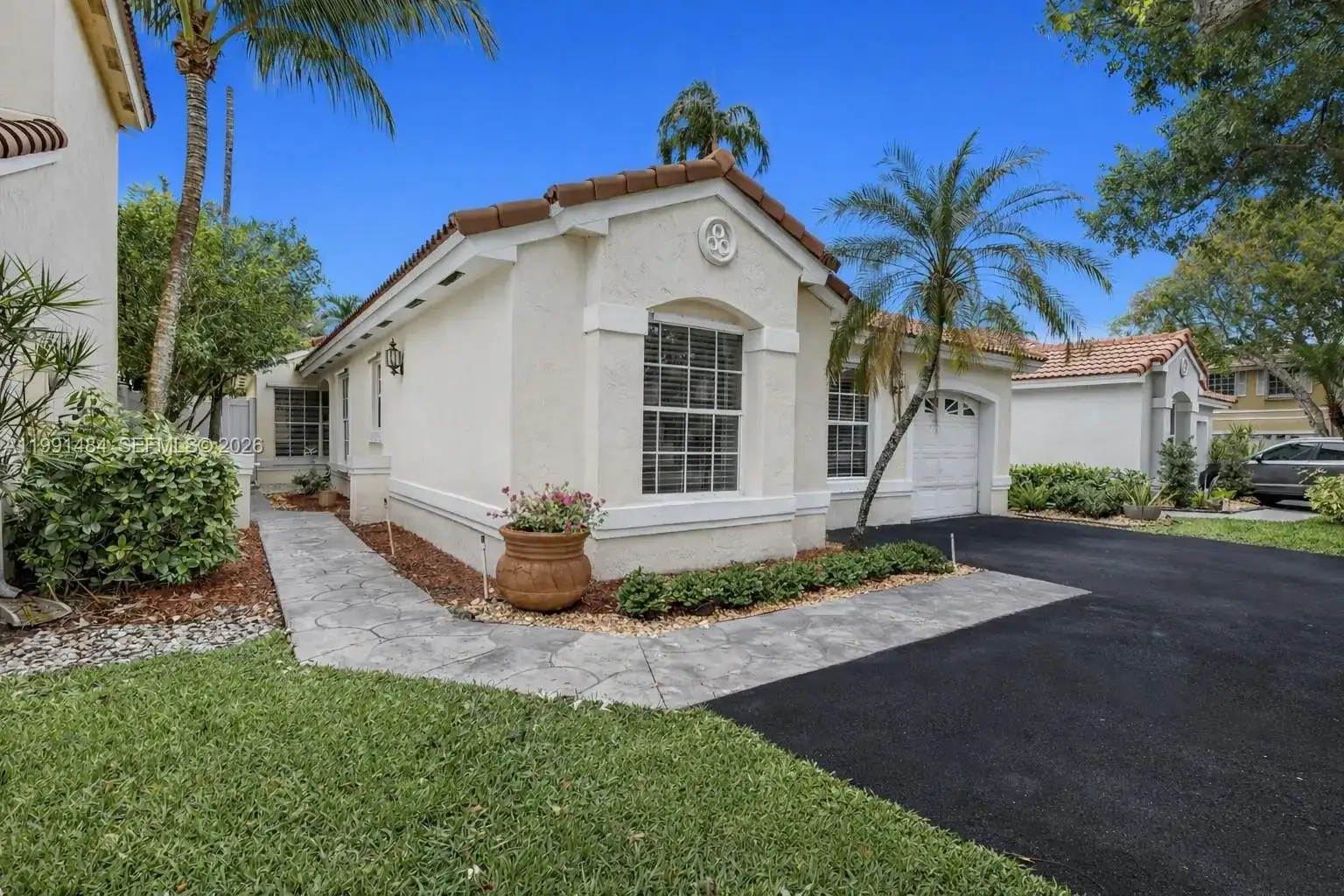 922 Opal Ter, Weston FL 33326 photo 2
